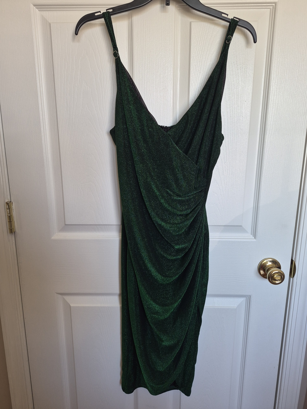 Emerald Green Ruched V-Neck Midi Dress
